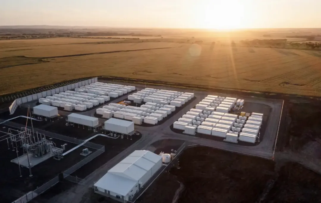 特斯拉十周年：上海储能超等工厂开工，规划年产1万台商用储能电池