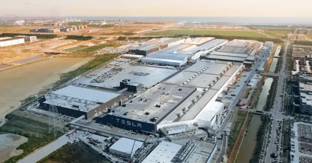 特斯拉十周年：上海储能超等工厂开工，规划年产1万台商用储能电池